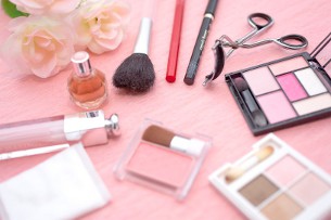 2014年8月の化粧品出荷金額0.9％減、4カ月連続のマイナス推移
