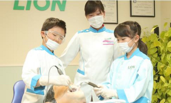 ライオン、キッザニア福岡に歯科医院パビリオンを開設