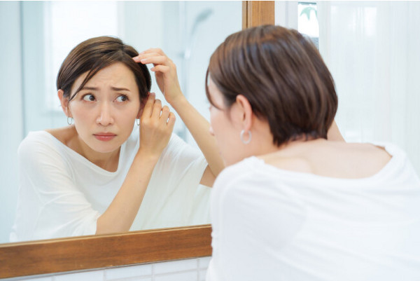 ナリス化粧品、女性の髪悩み「白髪」が7割で首位